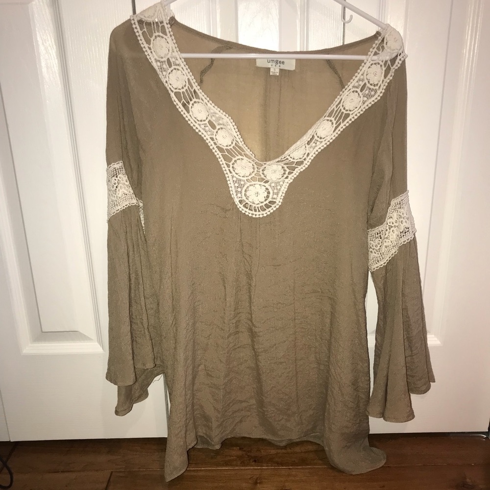BOUTIQUE barely worn Tan lace trim tunic/shirt